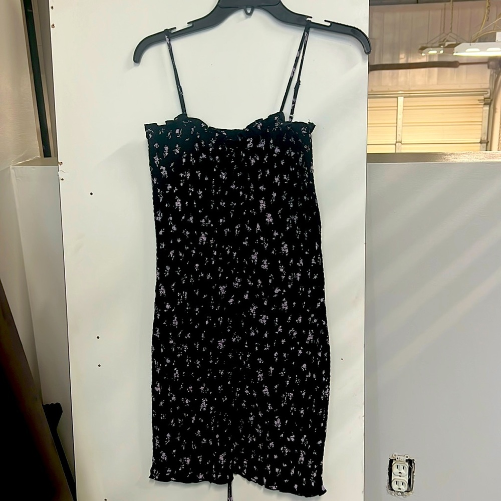 Real cute black and purple dress great for travelling easy to